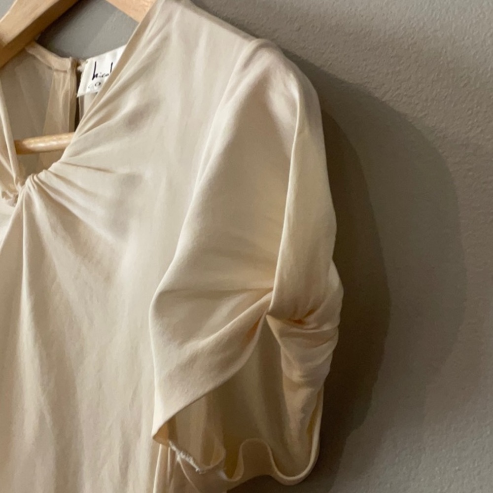 EUC Nicole Miller Collection Cream Women's Silky top - Picture 3 of 7